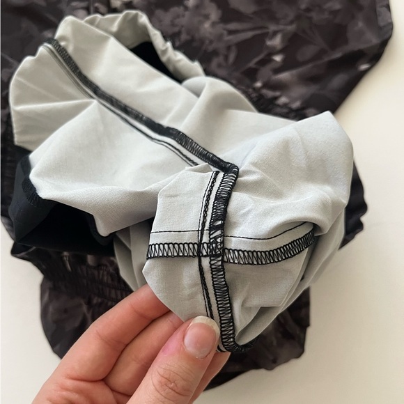 Athleta Grey Floral Savannah Jogger Pants Women’s Size 6T - Picture 11 of 16